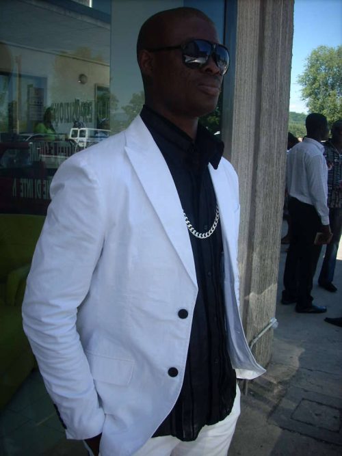 I am cool and gentle outfiting and romantic guy,i need a woman who understand...