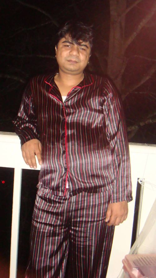 Hi, 
     I am Khawar a young, good looking, single Asian having citizenship,...