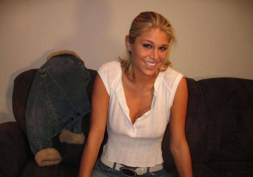 I am looking for a very honest, caring, and a one man woman, i am looking for...