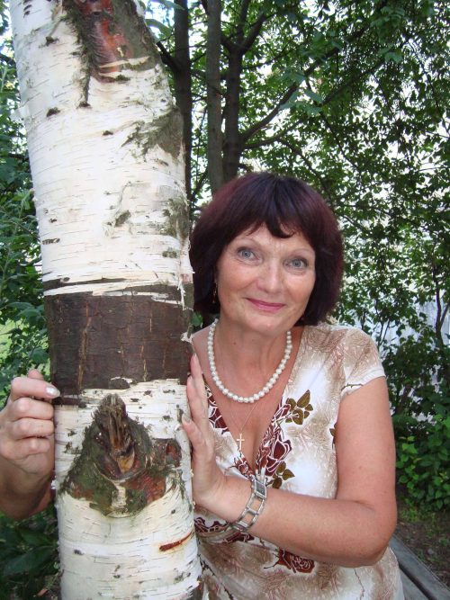 I am an intelligent, well educated, positive woman. I am from a beautiful cit...