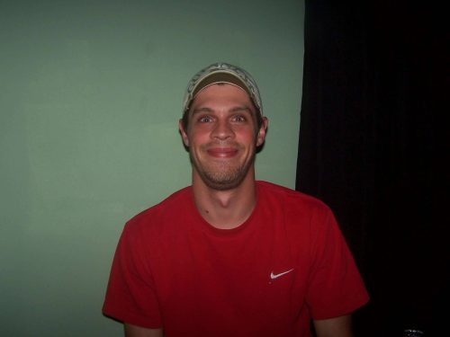 Im looking for a women who likes to spend time with her man, rather its snugg...