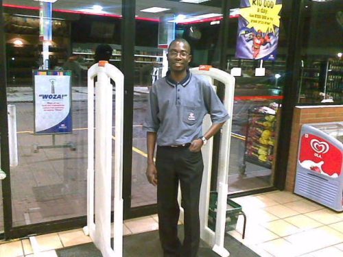 I`m an honest, fun loving man looking for a serious woman who is ready to settle