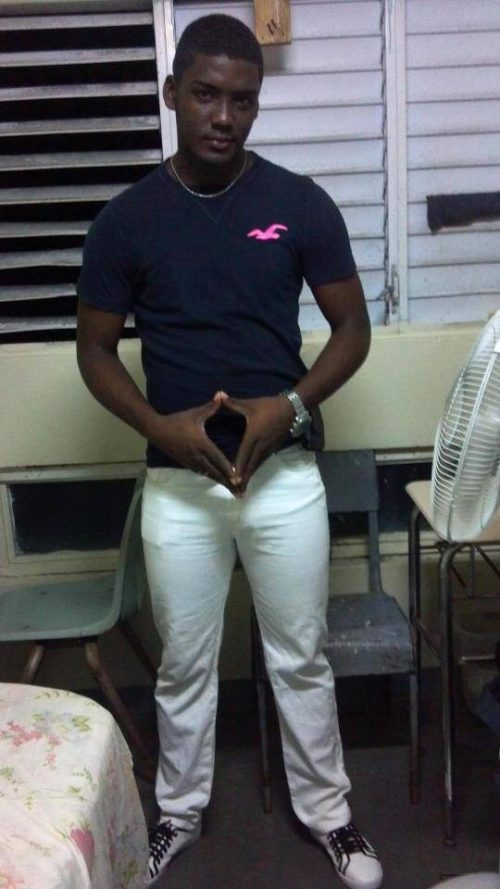 Am a guy that loves to have fun and rather romantic..i like to allow other pe...