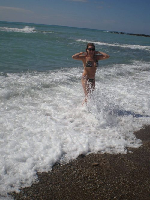 I'm seeking a loving, strong, hot, handsome, ambitious man. I like dancing, g...
