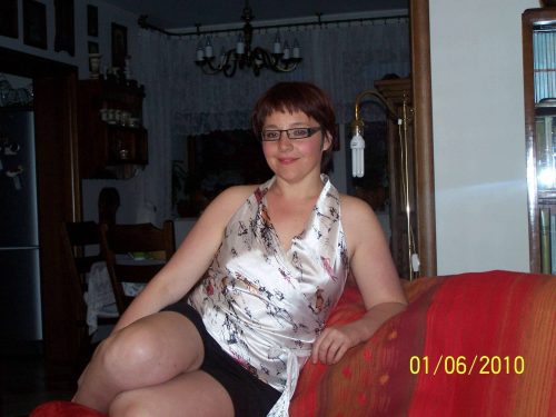 I am interesting, intelligent woman. I am working in beauty divine. I am not ...