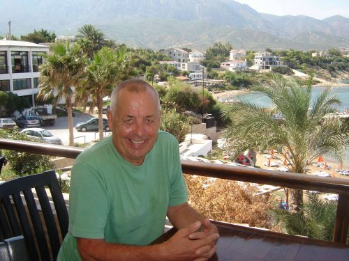 Really nice fella from UK-Wales. Retired in the beautiful North, nice house, ...