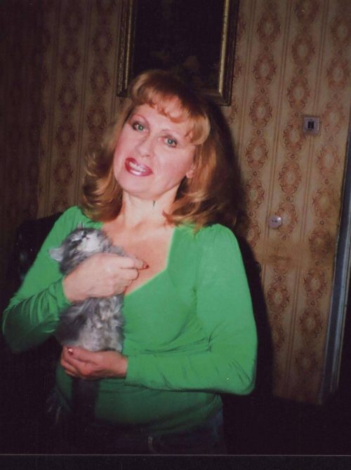 I am looking for serious relationship with a man who would be honest, generou...