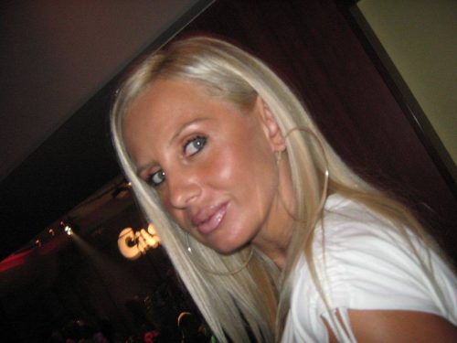 I am kind, gentle, smart, beauty woman