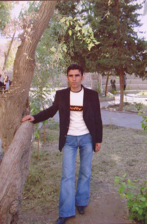 JUST ASK ME
and talk to me on yahoo, hotmail and gmail my ids
kamaranxoshna...
