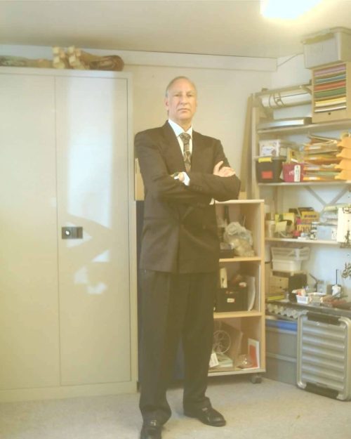 I am 58 years old,6 feet tall 75 kg, sunni muslim Danish citizen of Pakistan ...