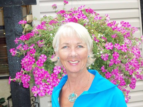 Looking for an active, caring, open minded and loving man. I value honesty, i...