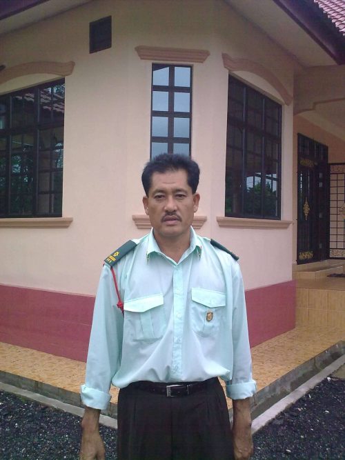 I'm a school teacher want to make friend and long term relationship