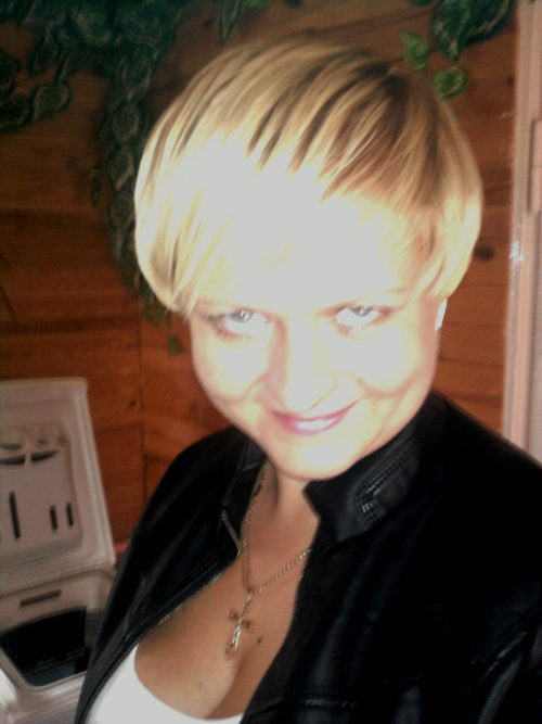 Hello! My name is Veronika. I'm fun, nice girl who want love and to be loved....
