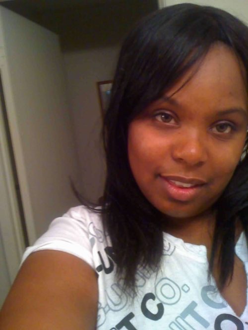 WELL IM A LAID BACK FEMALE IM A SINGLE MOTHER OF 1. I LOVE GOING TO FOOTBALL,...