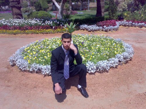 I am looking for agirrl who can live the life as it is, and also feel the tro...