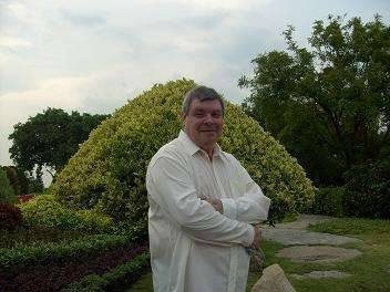 Seeking good happy and honest women age and race is no problem with me,i come...
