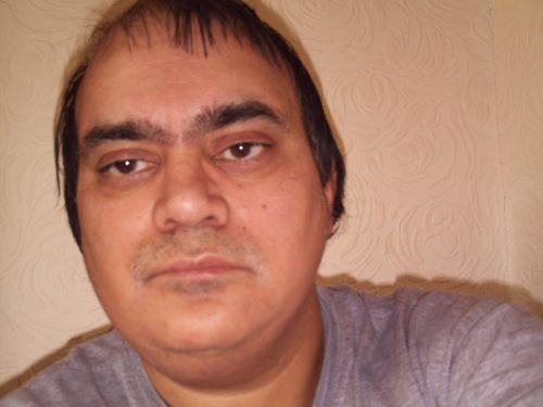 About myself, I'm 43 years old, born 15/11/1964, single, never been married, ...