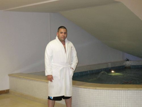 I am in israel at the moment for buisness, looking for someone to connect with.