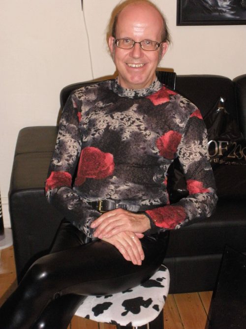 I'm looking for a slim, openminded, happy woman with a good sense of humour, ...